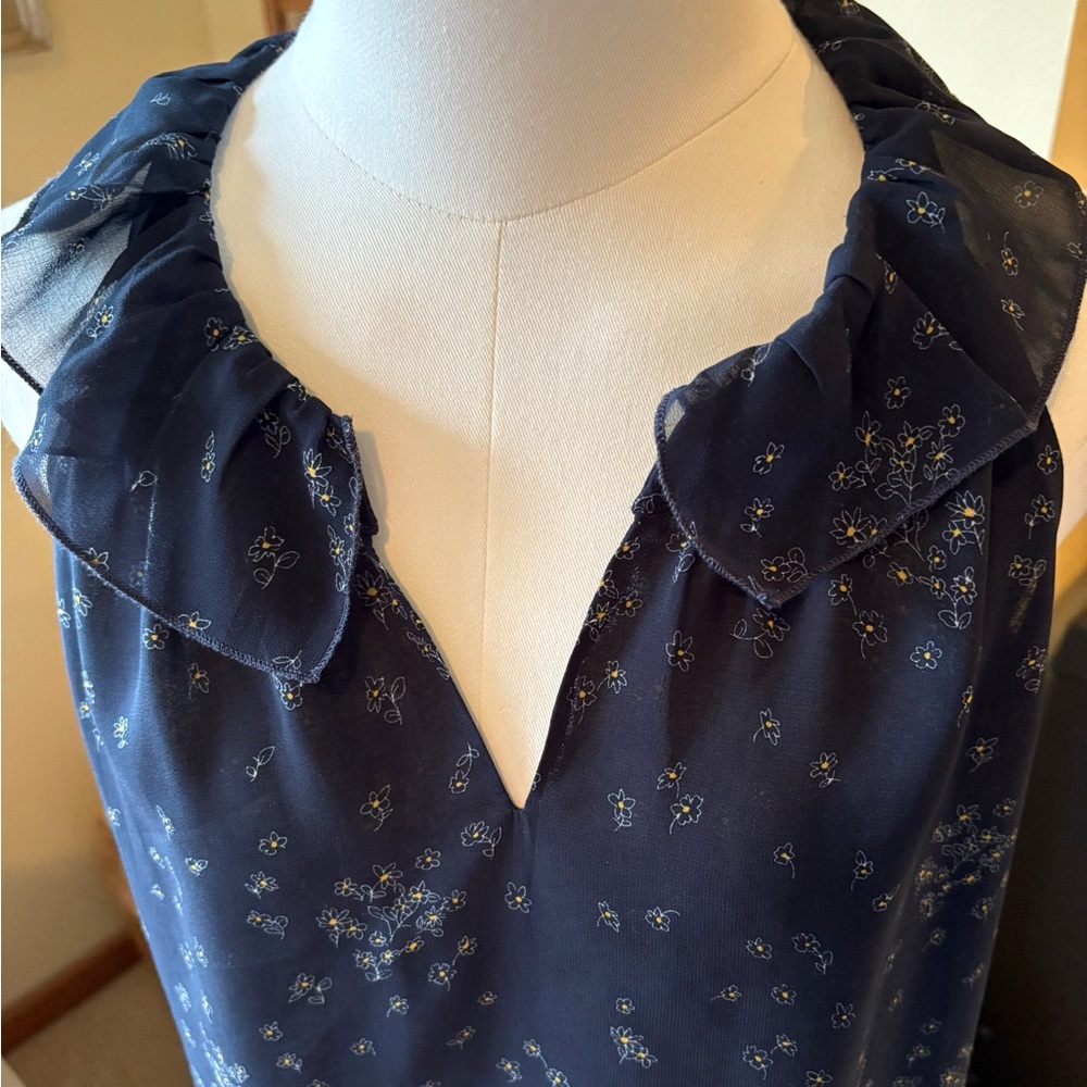 CAbi Ever Top M3984 Navy Floral Sleeveless Halter-Style Top w Ruffled Neckline - Picture 3 of 12